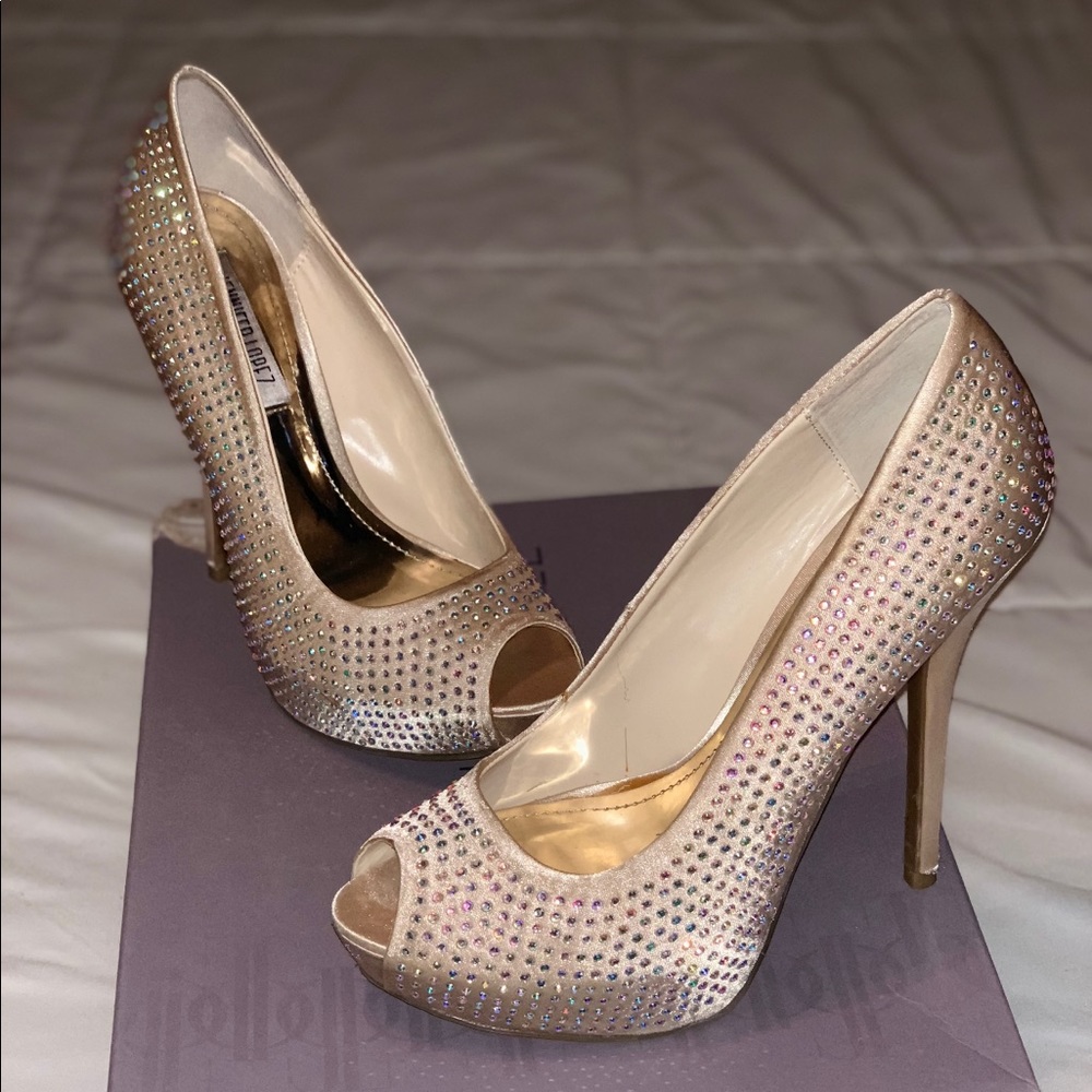 Heels - Picture 2 of 2